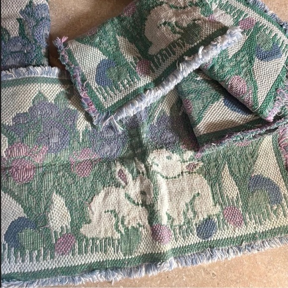 90s Park B Smith textured woven bunny & tulips table runner & 4 placemats - Picture 4 of 5